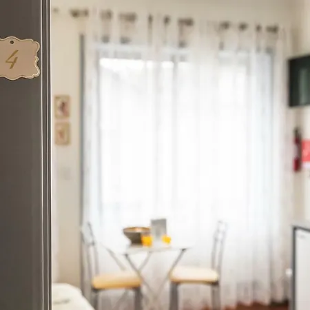 A Francos Burguer Station 2 Апартаменты