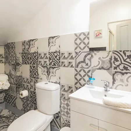 Апартаменты A Francos Burguer Station 2